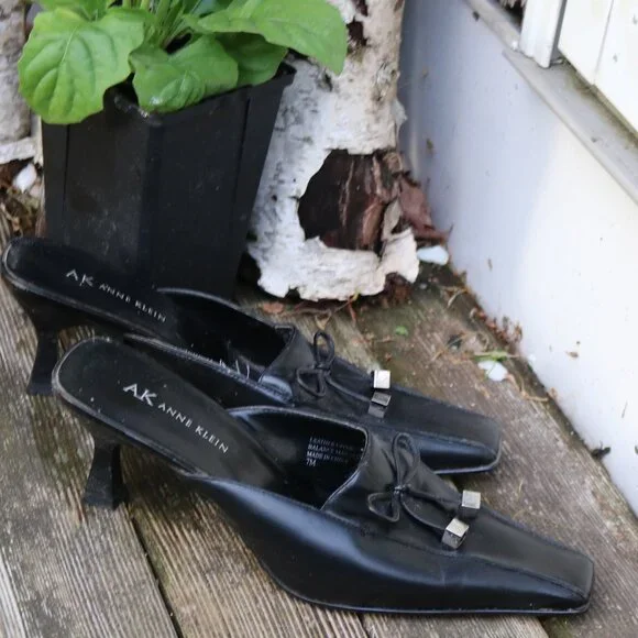 Anne Klein Shoes Ak Anne Klein Black Leather Square Toe Bow W